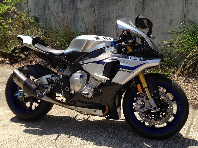 YZF-R1Mマフラー交換 | BikeShop北神戸のスタッフブログ