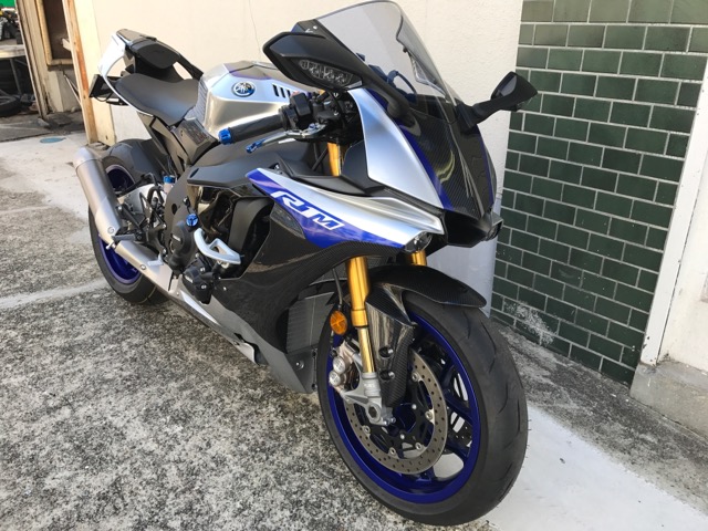 YZF-R1Mにラジエターガードを取り付けます。 | BikeShop北神戸の